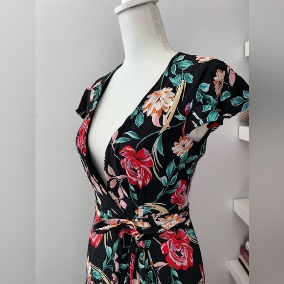Lovers And Friends Kayla Floral-Print Wrap Maxi Dress Size small - Picture 3 of 16